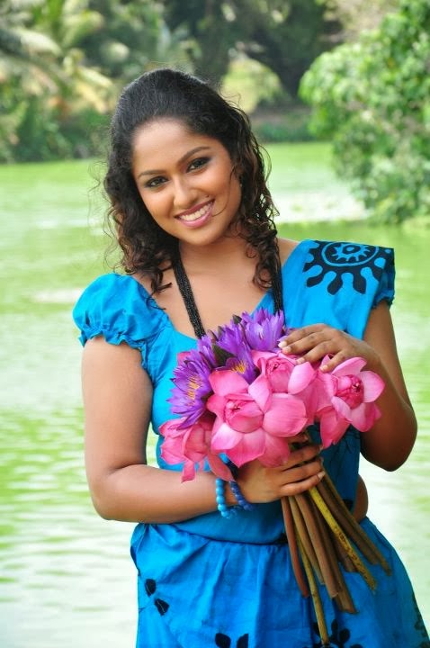 desi housewife nude picture from Anthony hidden camera with nude girl at sri lanka